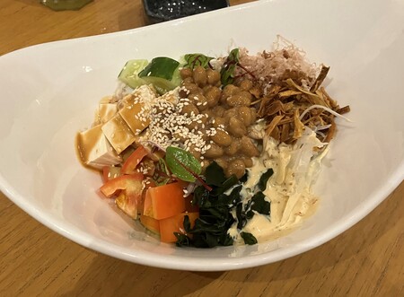 ④十勝納豆と豆腐と揚げごぼうのサラダ.JPG